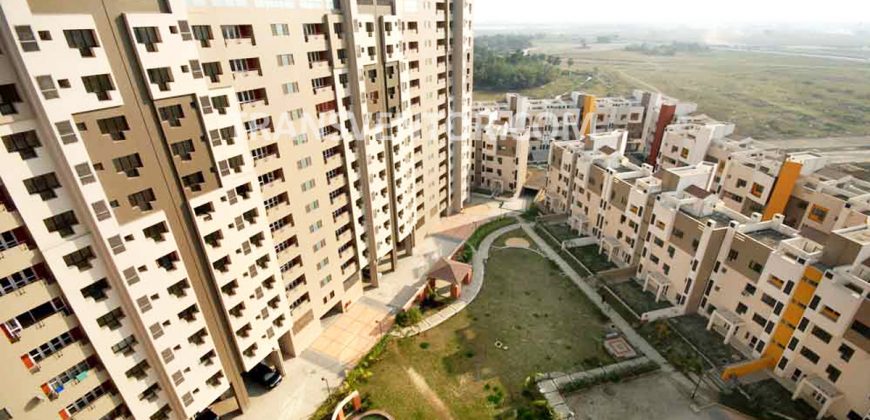 3 BHK Apartment in Hiland Woods Code – STKS00013736-6